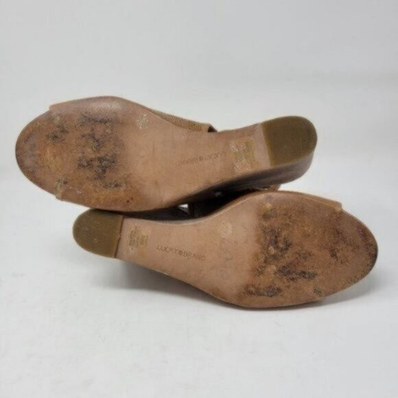 Lucky Brand | Risza Perforated Wedge Peep Toe Leather Sandals Tan Brown - Picture 13 of 13
